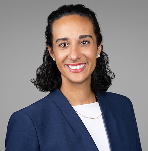 A headshot of Isabella Salomão Nascimento.