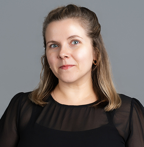 A headshot of Alicia Pearson.