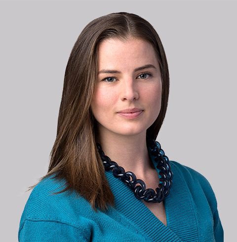 A headshot of Lisa Poplawski.