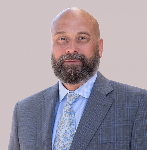 A headshot of Joe Thompson.