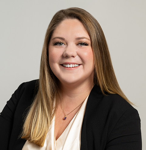 A headshot of Emma Wrobel.